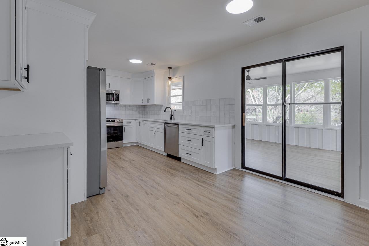 104 Windamere Road Easley, SC 29640 - Photo 11 of 38