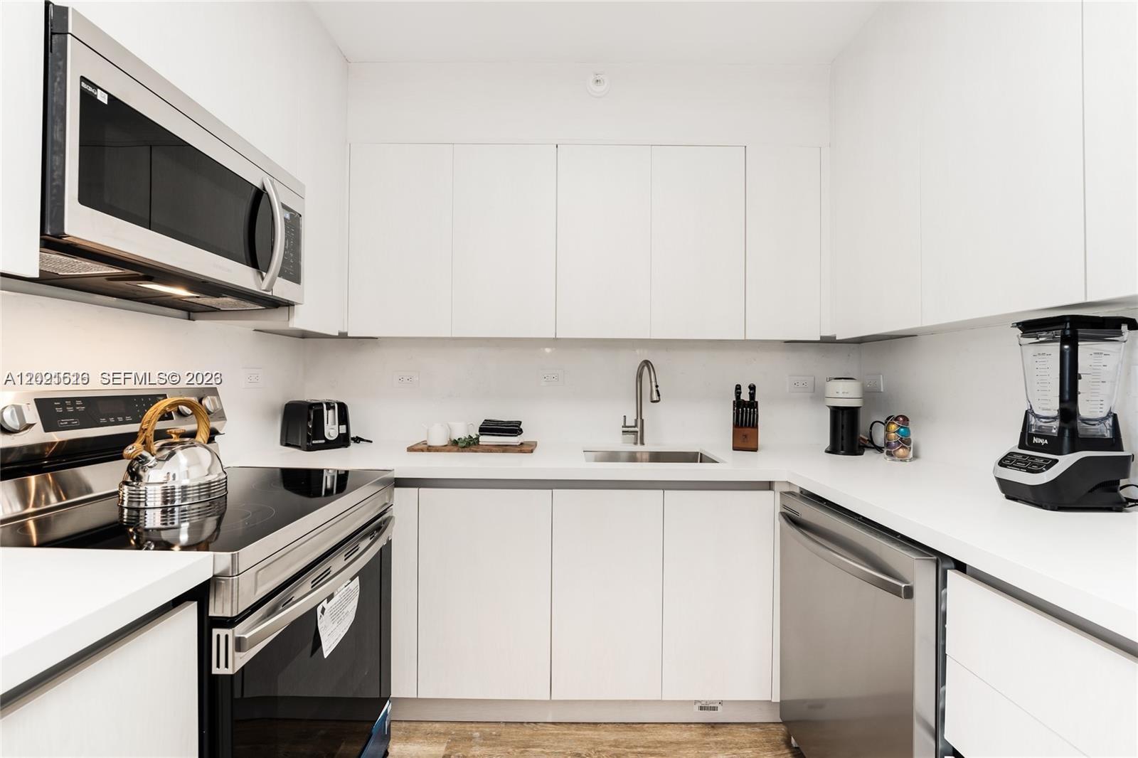 1500 Bay Road, Unit 416S Miami Beach, FL 33139 - Photo 13 of 20