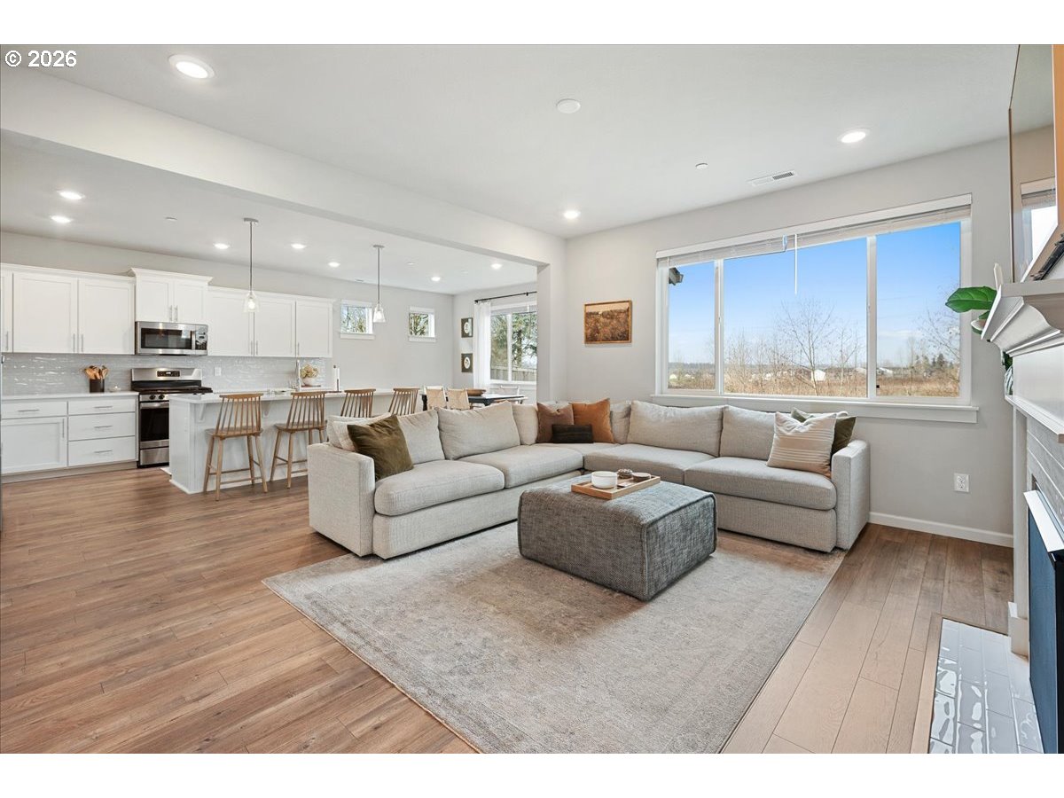 6439 North 87th Court Camas, WA 98607 - Photo 6 of 48