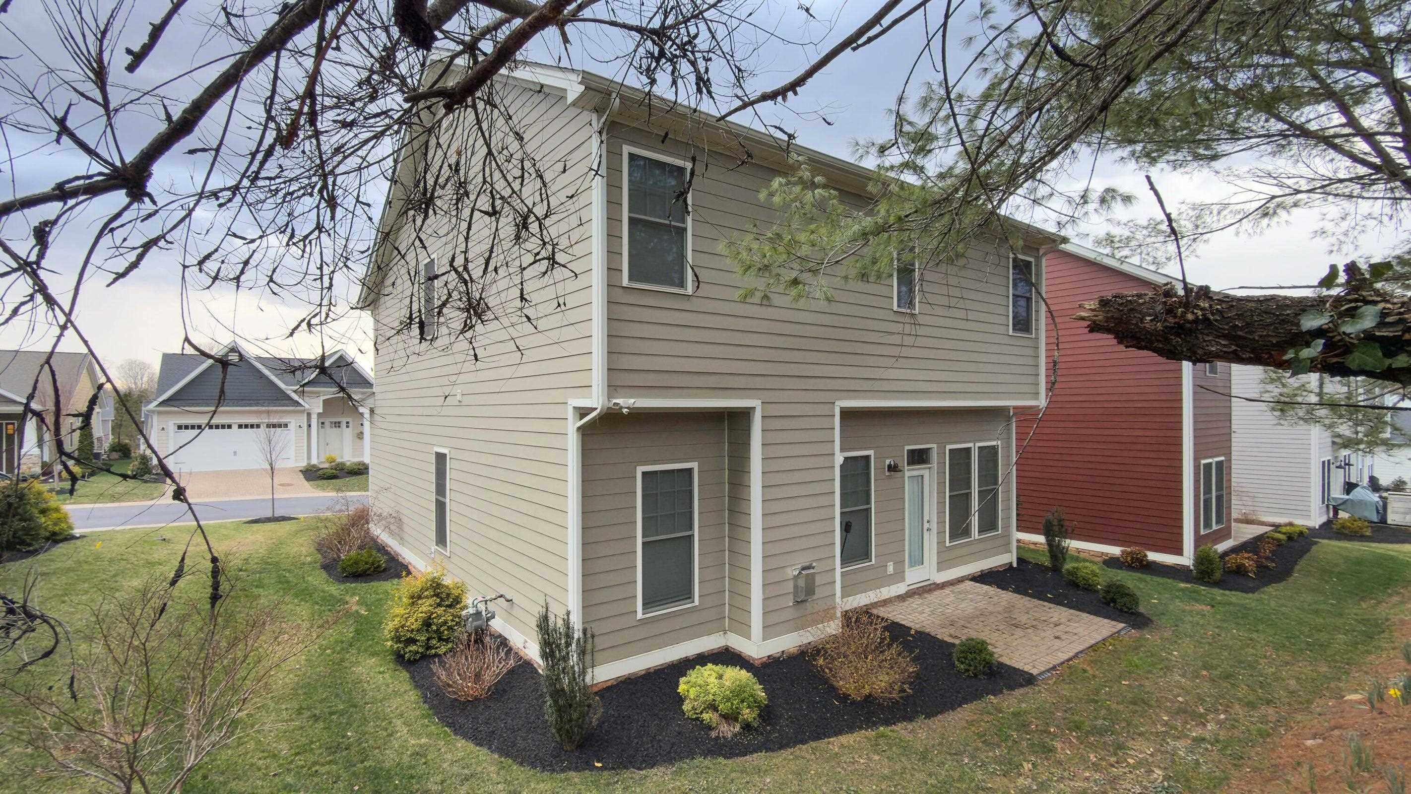 47 Chamberlain Loop Lexington, VA 24450 - Photo 6 of 47 Back patio