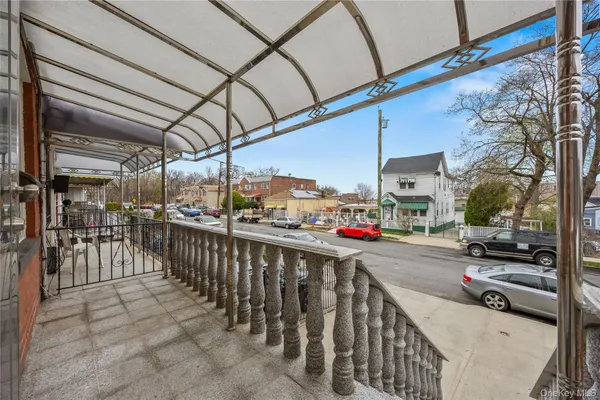 $829,000 | 3121 Mickle Avenue | Baychester