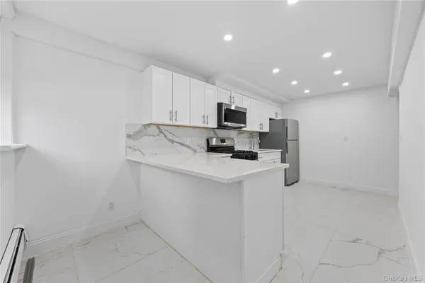 $829,000 | 3121 Mickle Avenue | Baychester