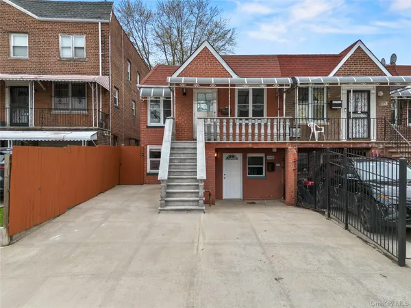 $829,000 | 3121 Mickle Avenue | Baychester