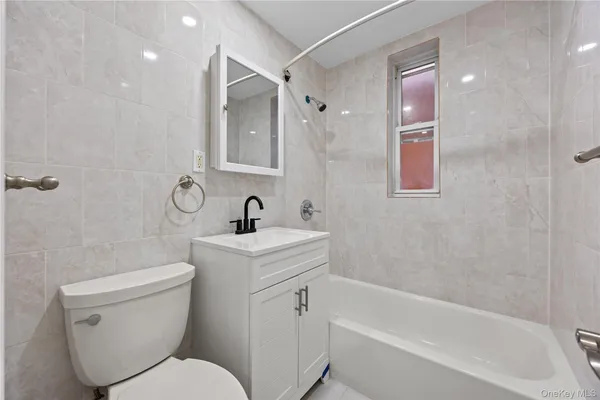 $829,000 | 3121 Mickle Avenue | Baychester