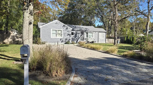 $895,000 | 39 Lynncliff Road, Hampton Bays, NY 11946