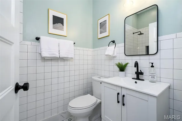 $370,000 | 3435 Oregon Avenue, St. Louis, MO 63118