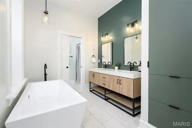 $370,000 | 3435 Oregon Avenue, St. Louis, MO 63118