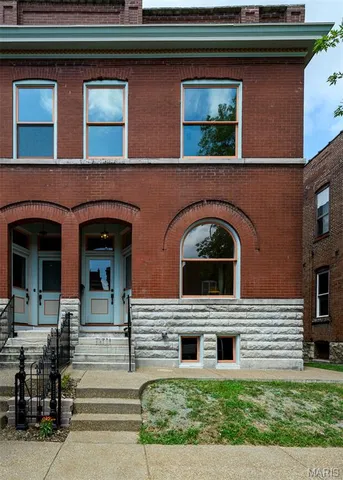 $370,000 | 3435 Oregon Avenue, St. Louis, MO 63118