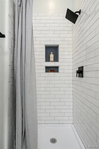 $370,000 | 3435 Oregon Avenue, St. Louis, MO 63118