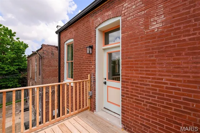 $370,000 | 3435 Oregon Avenue, St. Louis, MO 63118