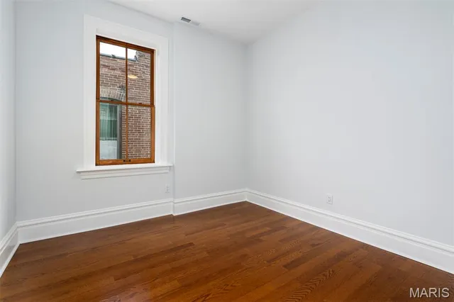 $370,000 | 3435 Oregon Avenue, St. Louis, MO 63118