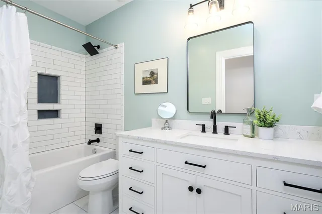 $370,000 | 3435 Oregon Avenue, St. Louis, MO 63118