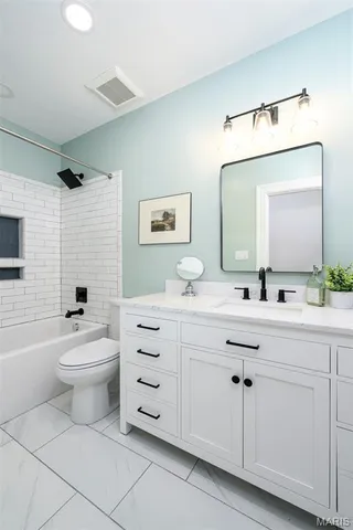 $370,000 | 3435 Oregon Avenue, St. Louis, MO 63118