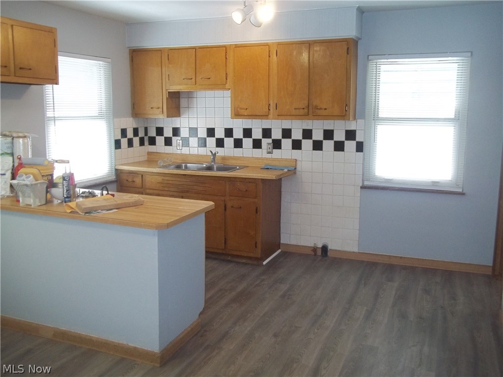 4703 Ridge Road Brooklyn, OH 44144 - Photo 9 of 12