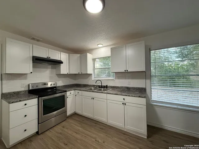 $1,800 | 530 Artemis Drive, San Antonio, TX 78218