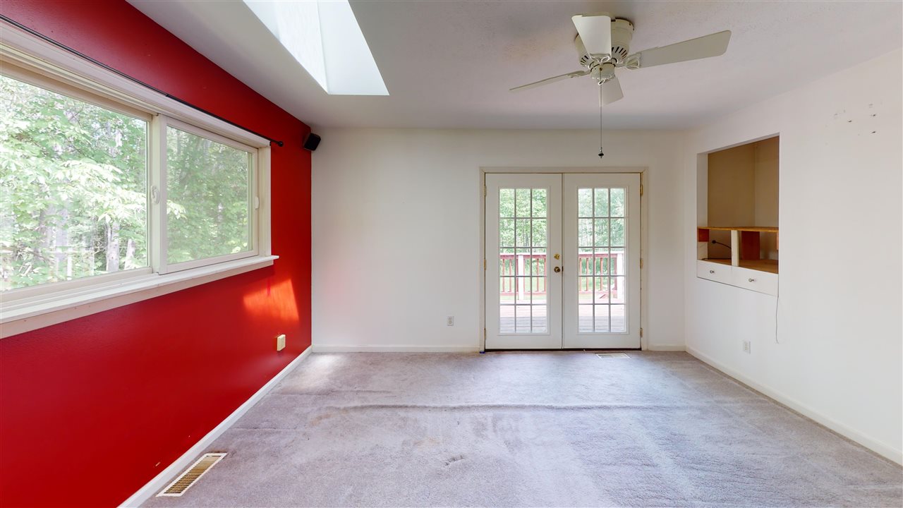 1655 Vanderlip Road Traverse City, MI 49686 - Photo 12 of 19 1888532-11.JPG