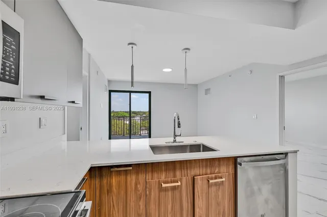 $2,861 | 840 Northeast 130th Street, Unit 601, North Miami, FL 33161