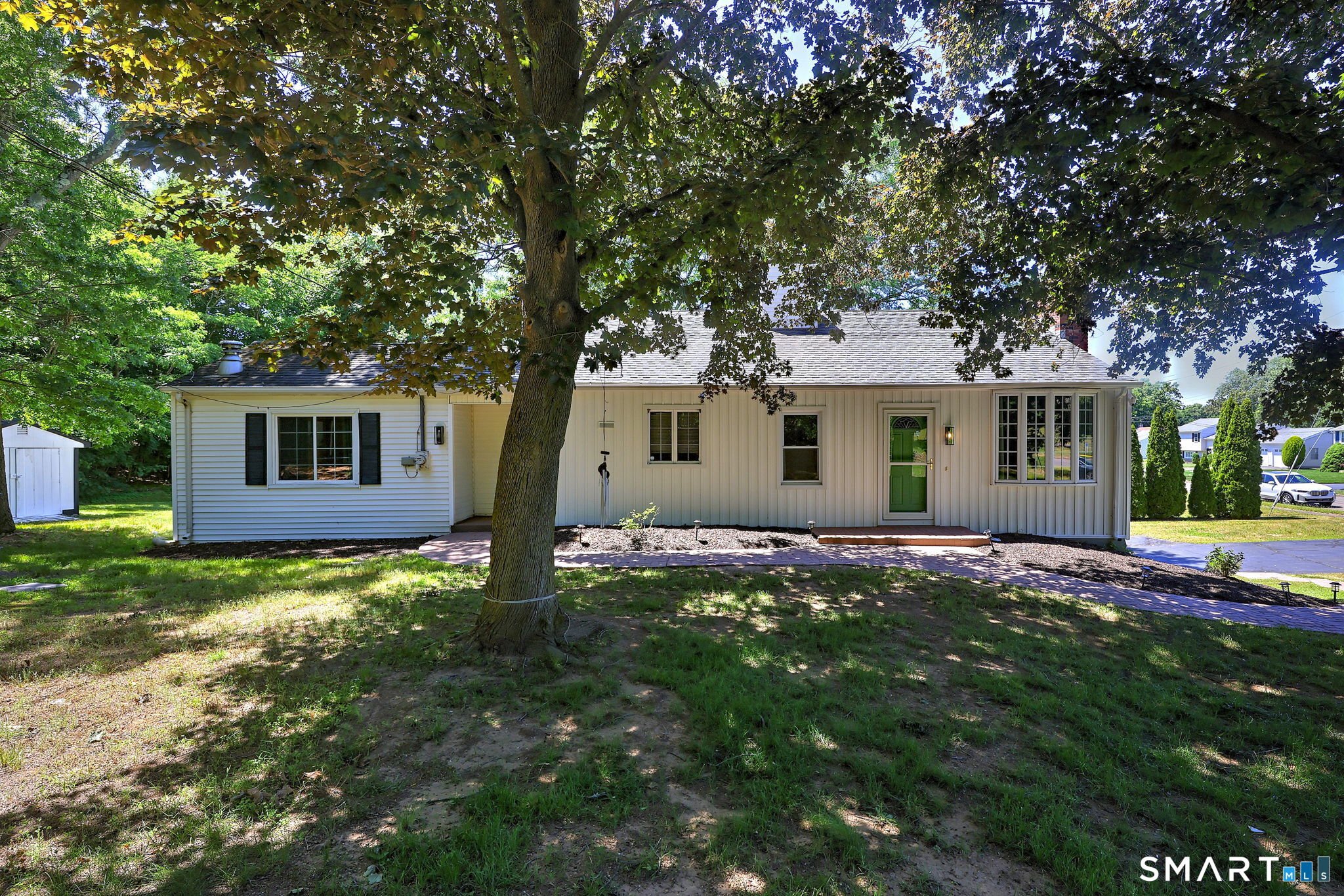 69 Bassett Road North Haven, CT 06473 - Photo 2 of 37