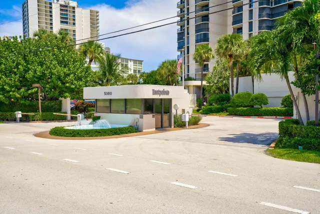 $4,600 | 5380 North Ocean Drive, Unit 11A, Riviera Beach, FL 33404