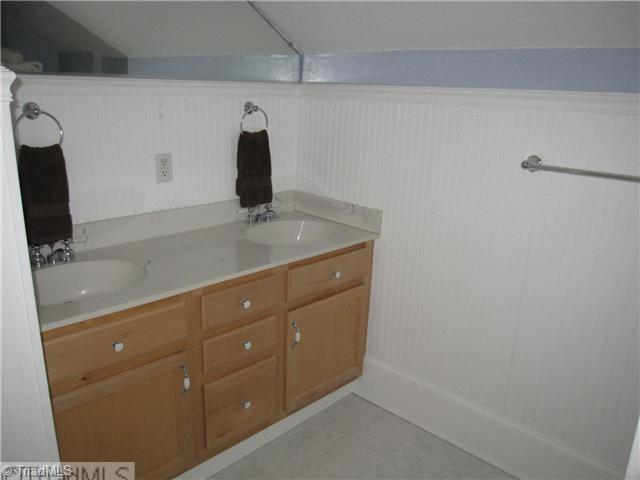 409 Parkway High Point High Point, NC 27262 - Photo 12 of 15 Master Bath/Spa.