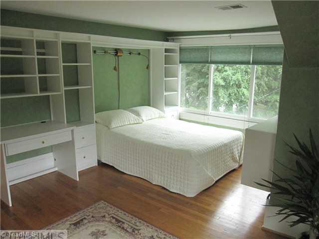 409 Parkway High Point High Point, NC 27262 - Photo 10 of 15 Master Bedroom.