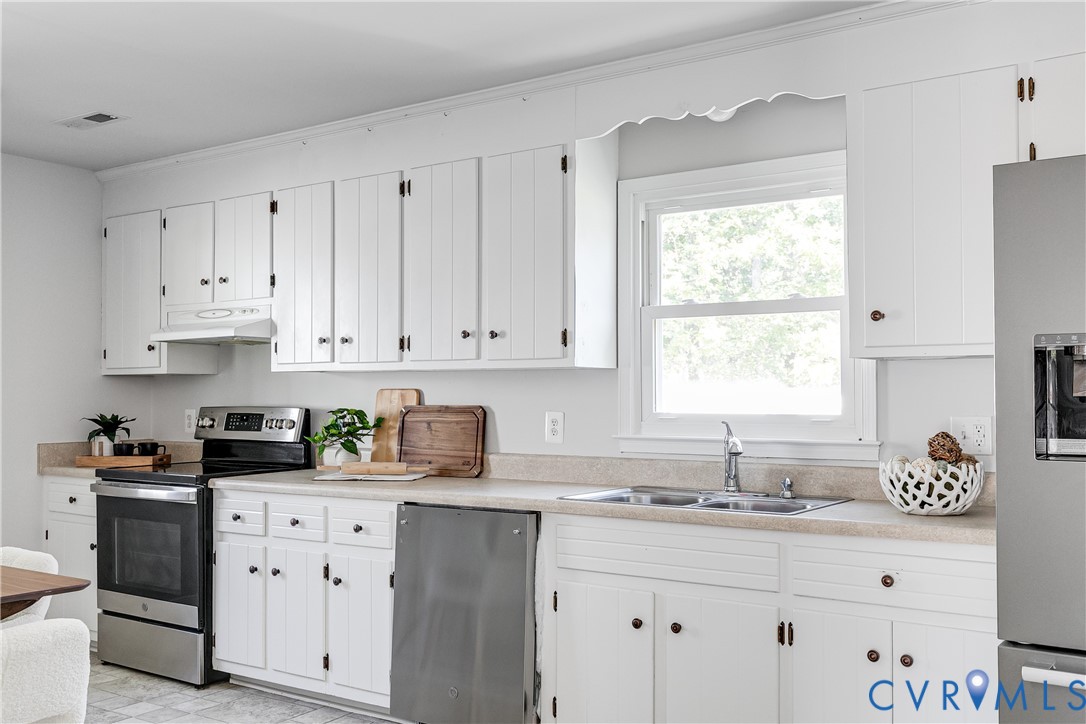 11601 Featherstone Court Midlothian, VA 23113 - Photo 4 of 27