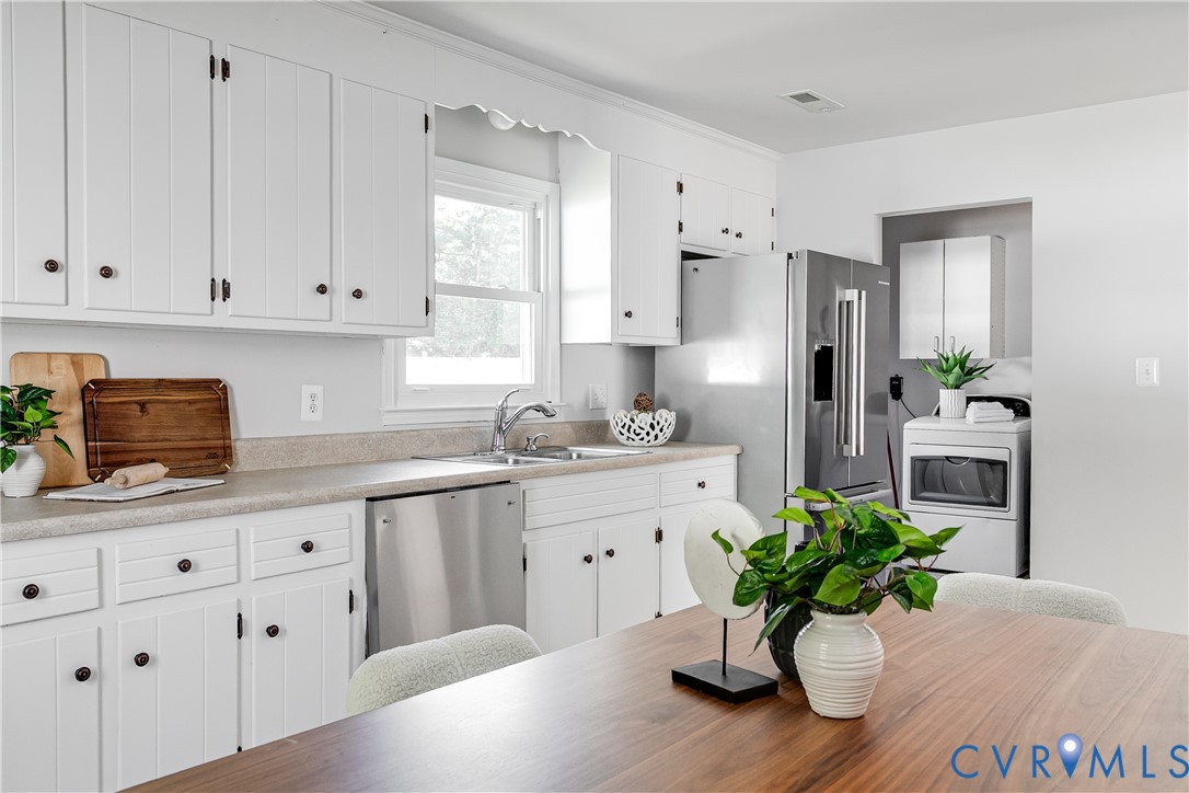 11601 Featherstone Court Midlothian, VA 23113 - Photo 5 of 27