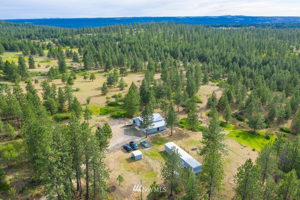 5696 Weaver Road Deer Park, WA 99006 - Photo 2 of 10 Gallery Image 2