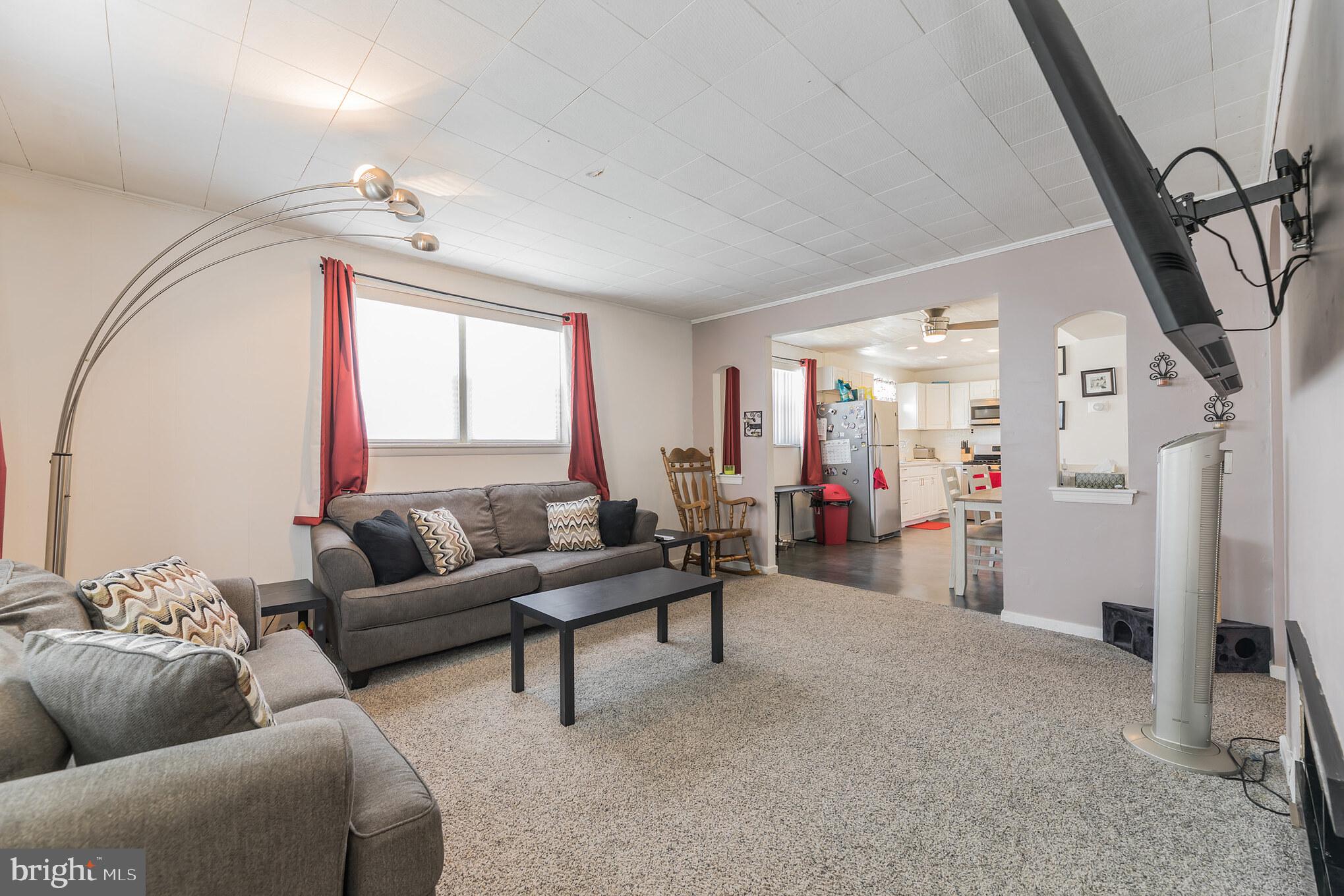 9214 Horatio Road Philadelphia, PA 19114 - Photo 4 of 27 Gallery Image 4