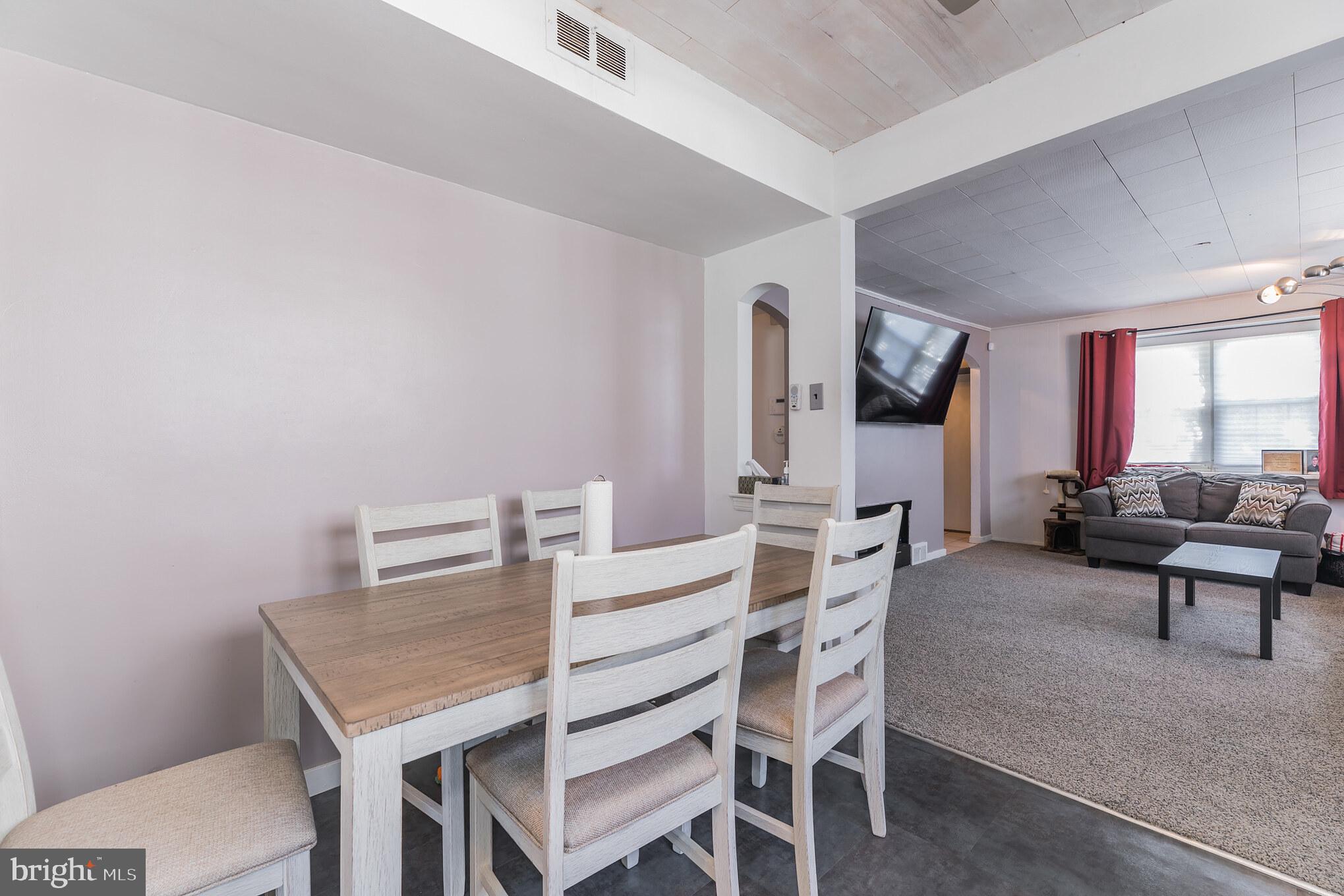 9214 Horatio Road Philadelphia, PA 19114 - Photo 7 of 27 Gallery Image 7