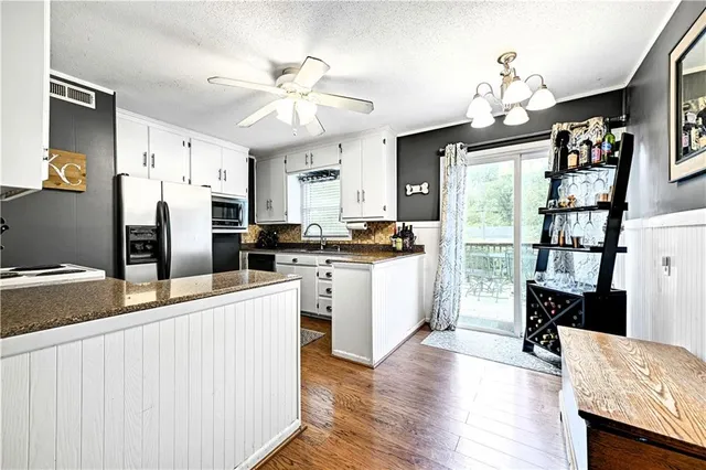 $280,000 | 5709 West 70th Terrace, Overland Park, KS 66204