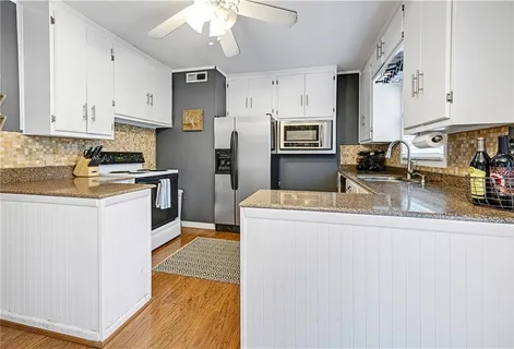 $280,000 | 5709 West 70th Terrace, Overland Park, KS 66204