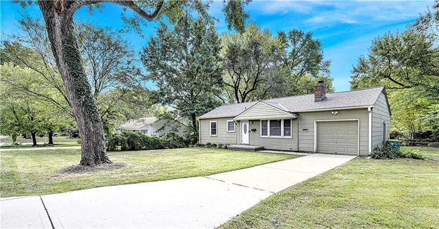 $280,000 | 5709 West 70th Terrace, Overland Park, KS 66204