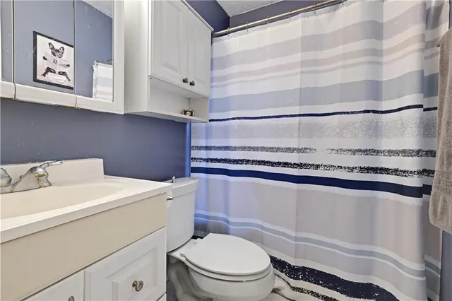 $270,000 | 5709 West 70th Terrace, Overland Park, KS 66204