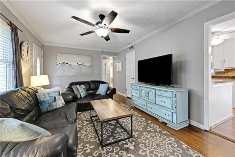 $280,000 | 5709 West 70th Terrace, Overland Park, KS 66204