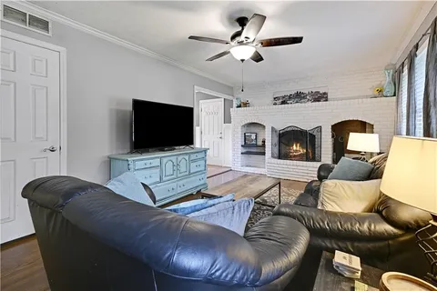 $270,000 | 5709 West 70th Terrace, Overland Park, KS 66204