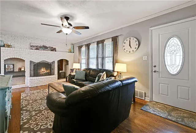 $280,000 | 5709 West 70th Terrace, Overland Park, KS 66204