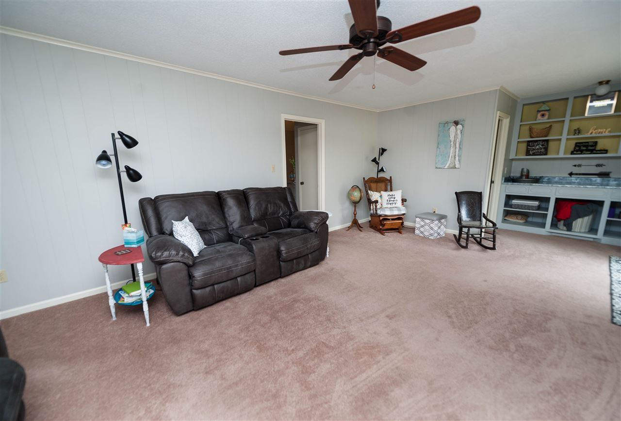 138 Chestnut Lake Drive Inman, SC 29349 - Photo 7 of 36