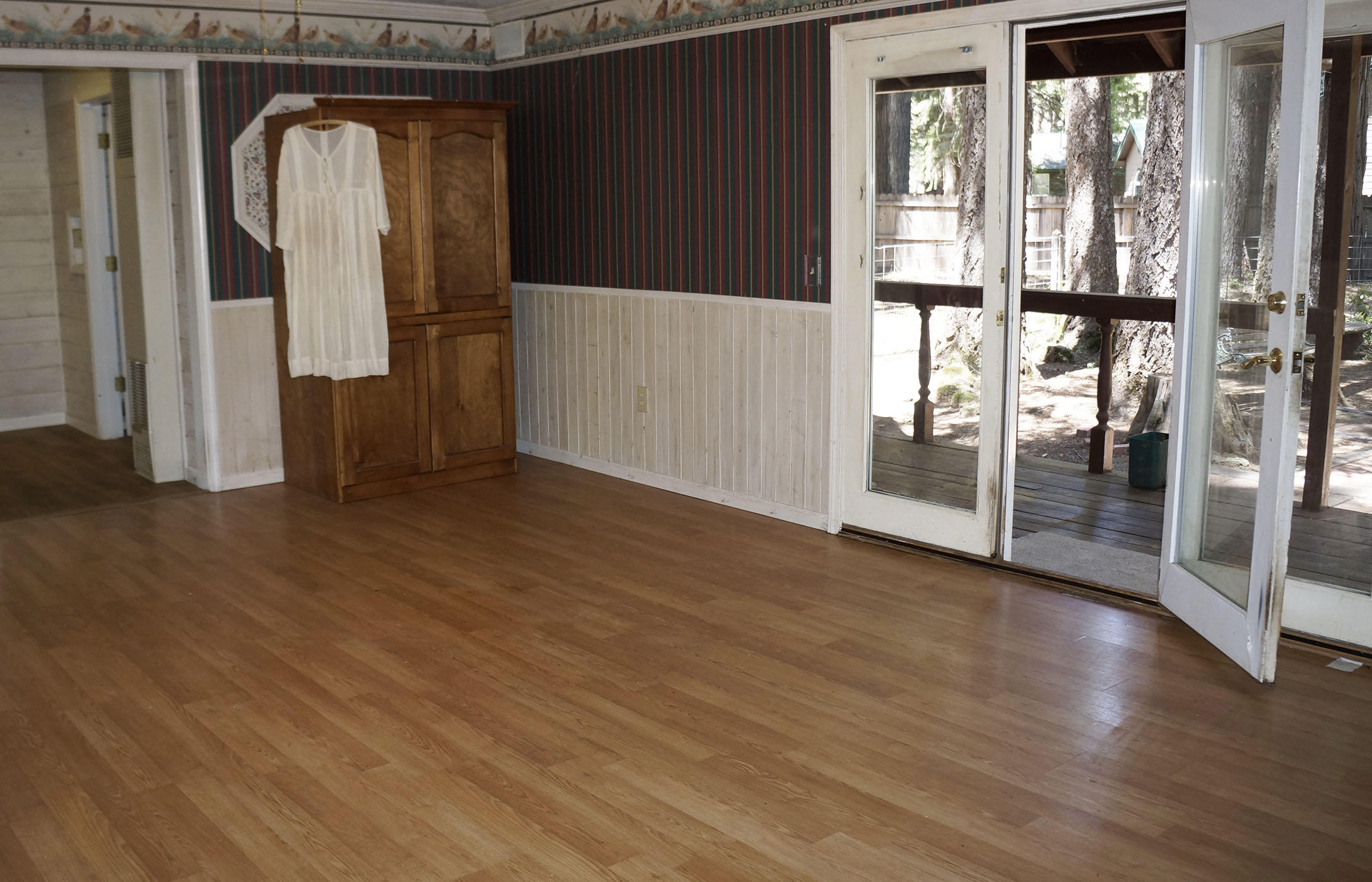 9441 Thatcher Mill Road Shingletown, CA 96088 - Photo 17 of 34 Living Room