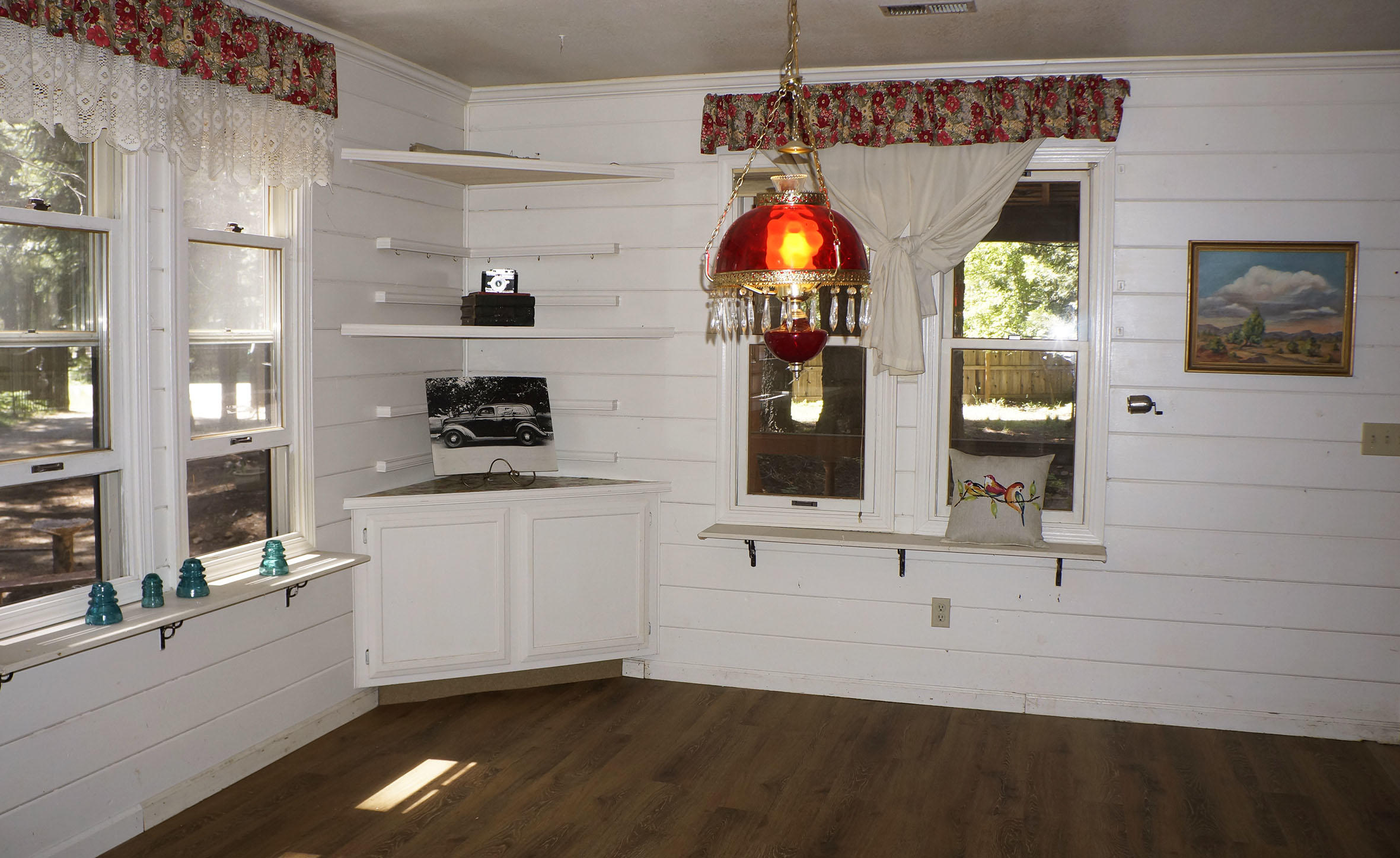 9441 Thatcher Mill Road Shingletown, CA 96088 - Photo 19 of 34 Dining Area