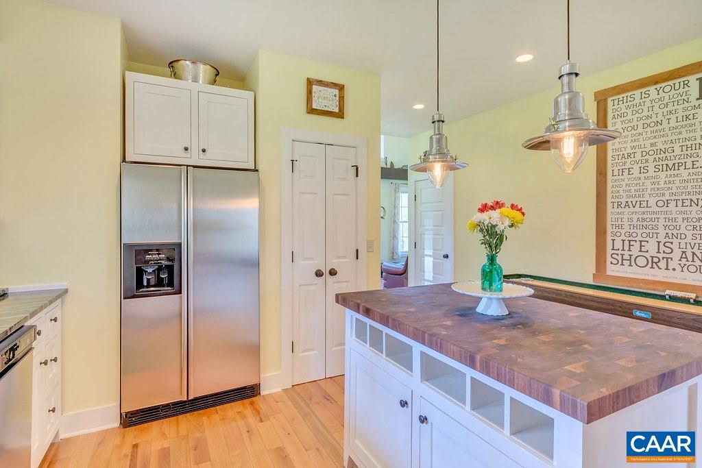 85 Fox Ridge Lane Ruckersville, VA 22968 - Photo 10 of 33 a kitchen with stainless steel appliances granite countertop a refrigerator a sink and a stove