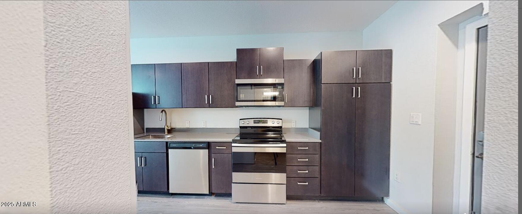 6025 West Thomas Road, Unit ST Phoenix, AZ 85033 - Photo 3 of 22 Kitchen