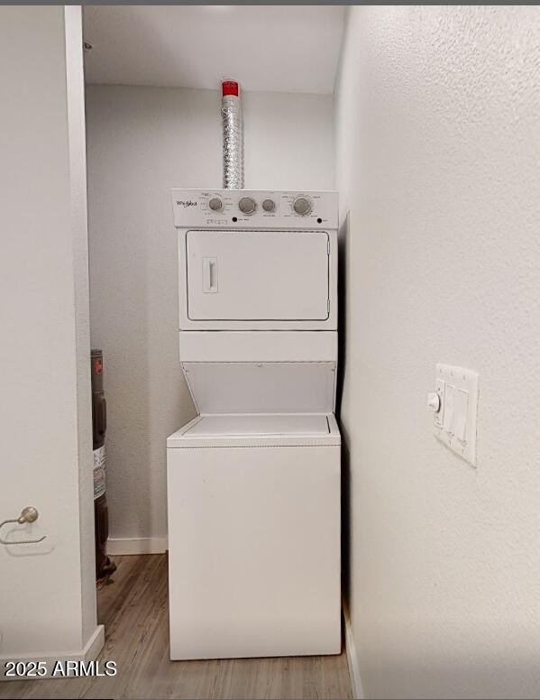 6025 West Thomas Road, Unit ST Phoenix, AZ 85033 - Photo 6 of 22 a utility room with dryer and washer