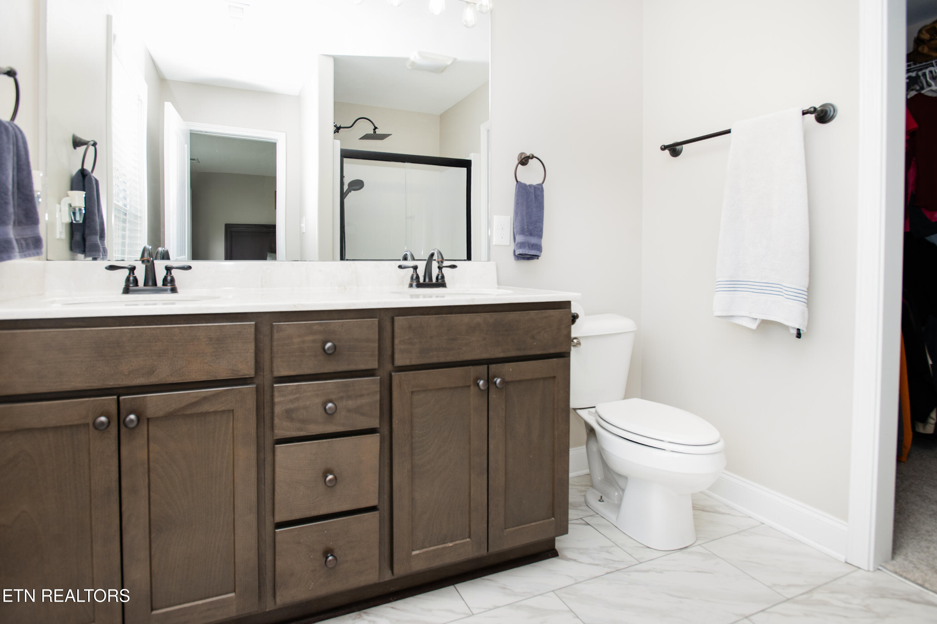 3405 Boulder Point Lane Powell, TN 37849 - Photo 11 of 31 Master Bathroom