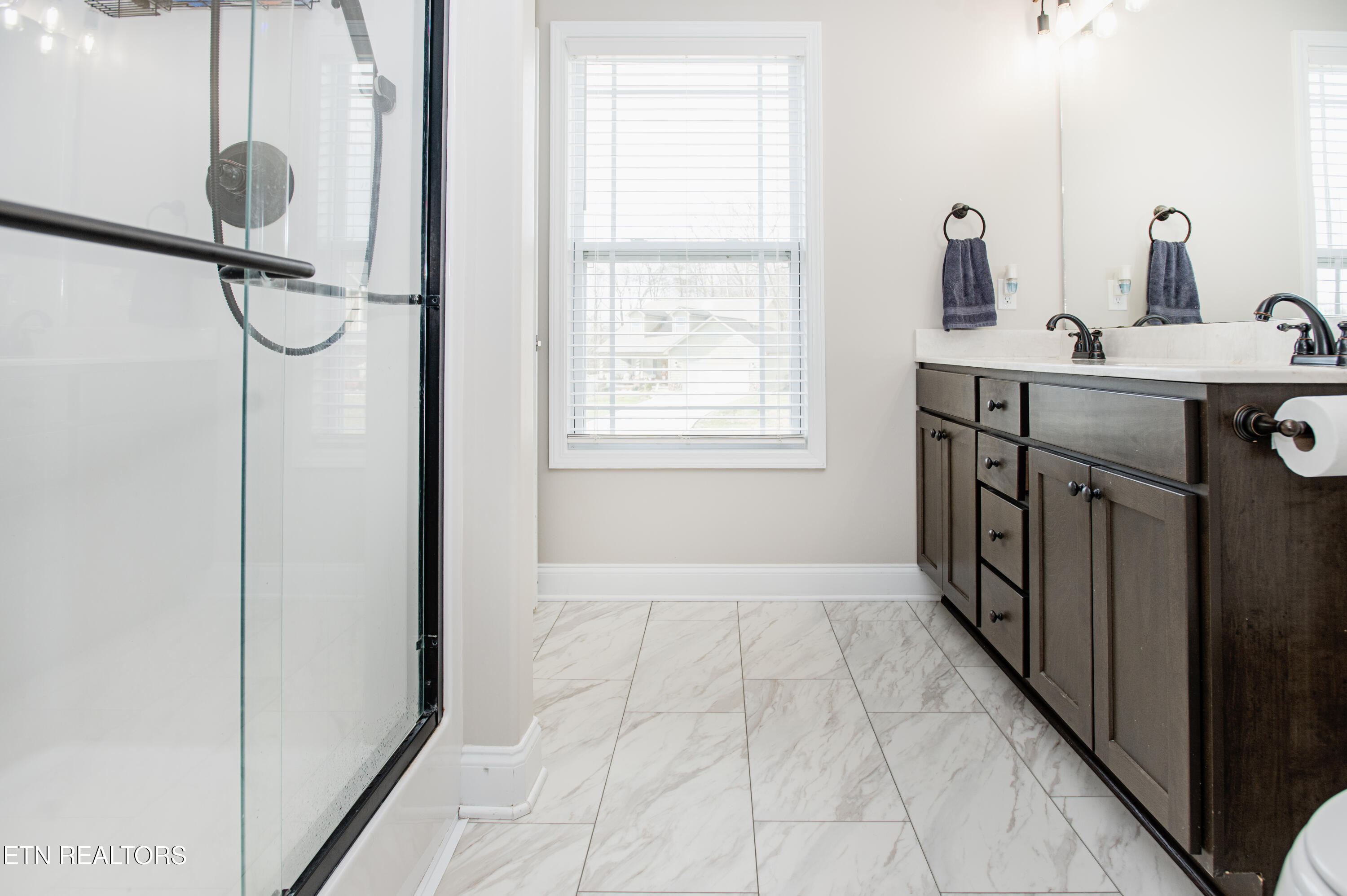 3405 Boulder Point Lane Powell, TN 37849 - Photo 12 of 31 Master Bath