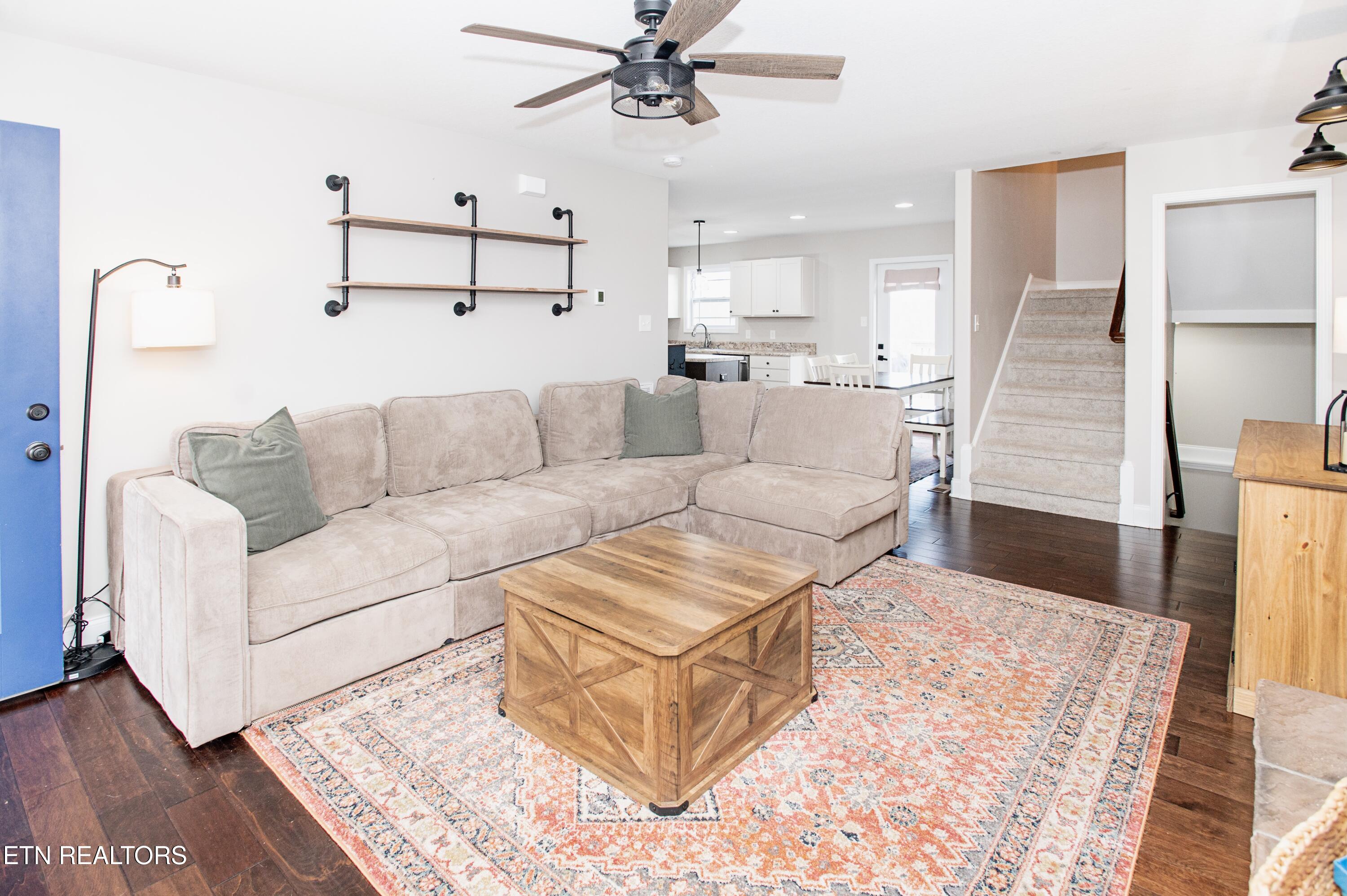 3405 Boulder Point Lane Powell, TN 37849 - Photo 3 of 31 Living Room