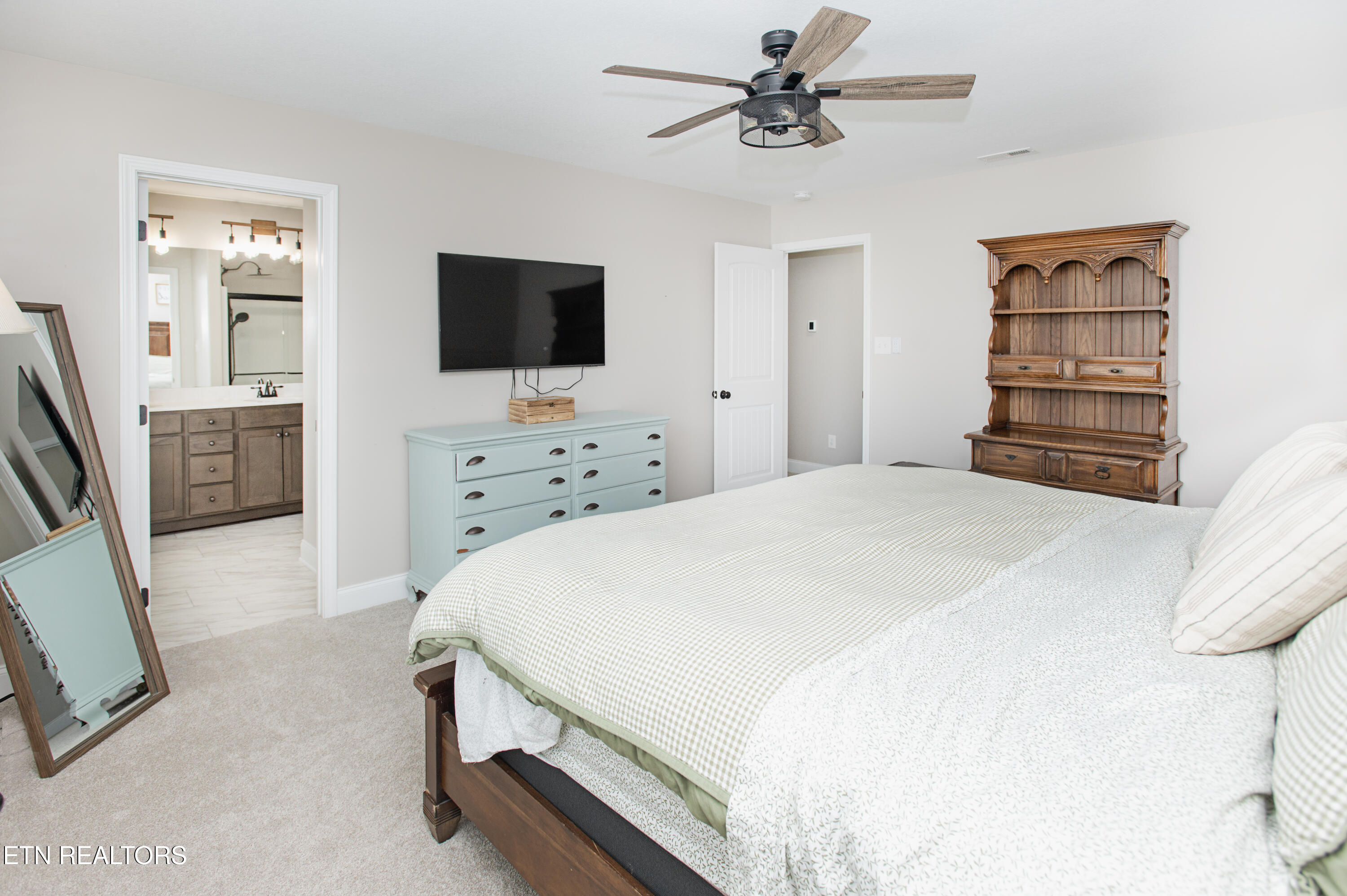 3405 Boulder Point Lane Powell, TN 37849 - Photo 8 of 31 Master Bedroom