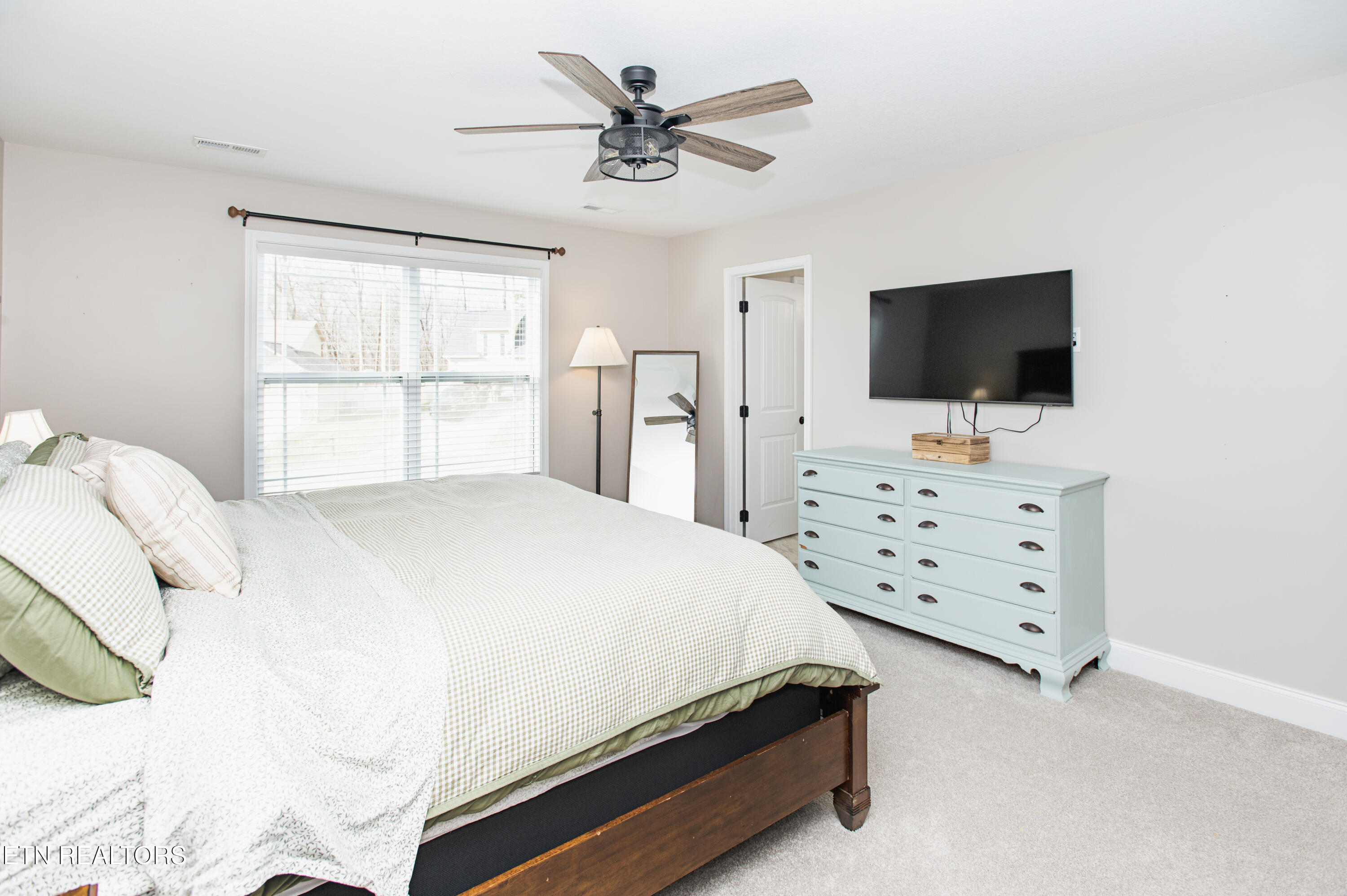 3405 Boulder Point Lane Powell, TN 37849 - Photo 10 of 31 Master Bedroom