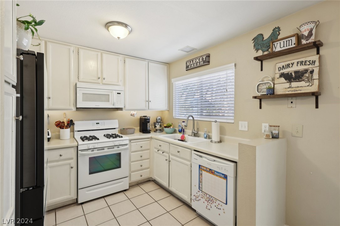 8524 Landsdale Road Las Vegas, NV 89123 - Photo 13 of 37