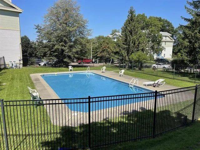 $2,750 | 285 Hildred Drive, Unit 285, Burlington, VT 05401